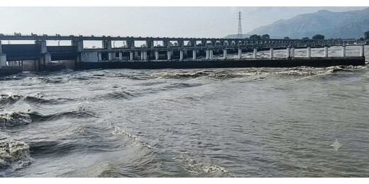 गंडक बैराज पर बढ़ा दबाव : 36 गेट से छोड़ा जा रहा पानी, CM सम्राट चौधरी ने लिया जायजा